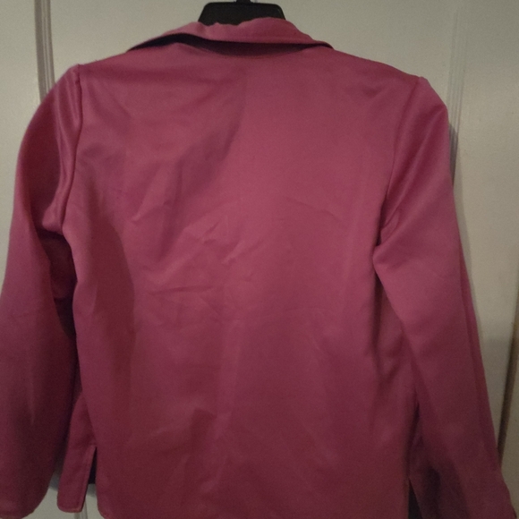 Elegant Black Blazer with Pink Interior - Picture 4 of 4